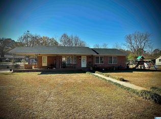 500 Howe St, Weaver, AL 36277
