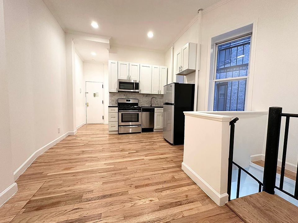 1st image of 110 9th Ave #2