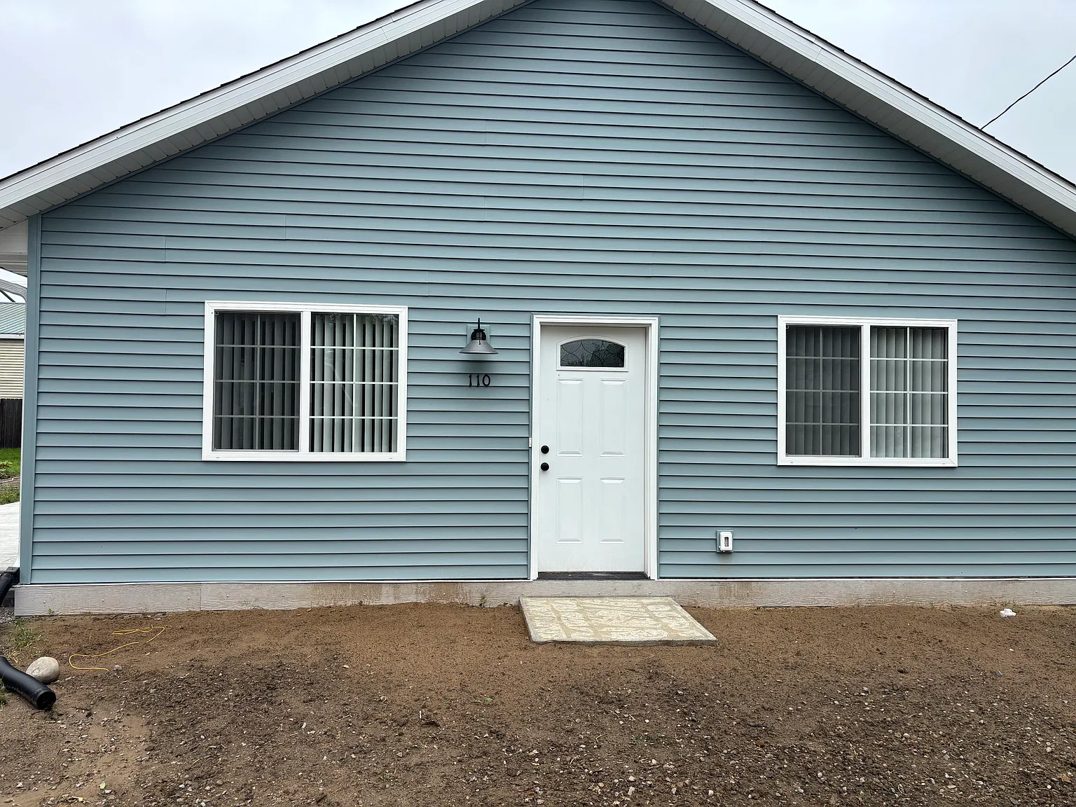 3 bed, 1.5 bath, 1232 sqft, $1,900 — Photo 1