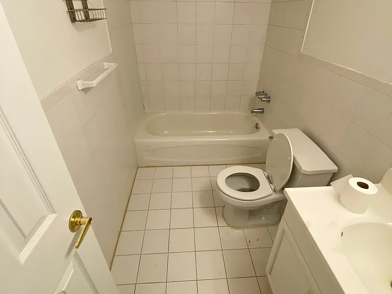 214 Market St #2R — Photo 22