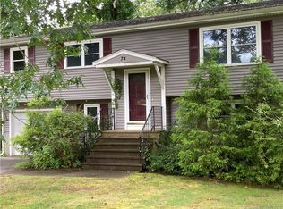 74 Laurelwood Dr, Niantic, CT 06357