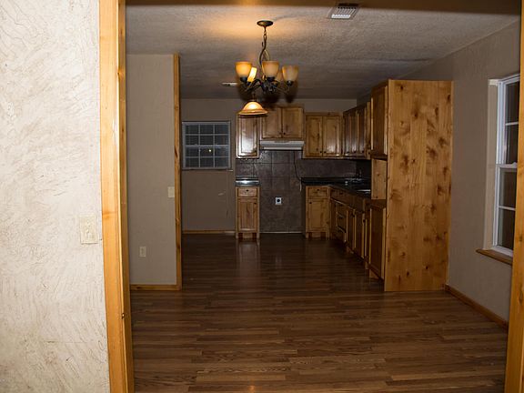 3rd image of 808 S Lake St