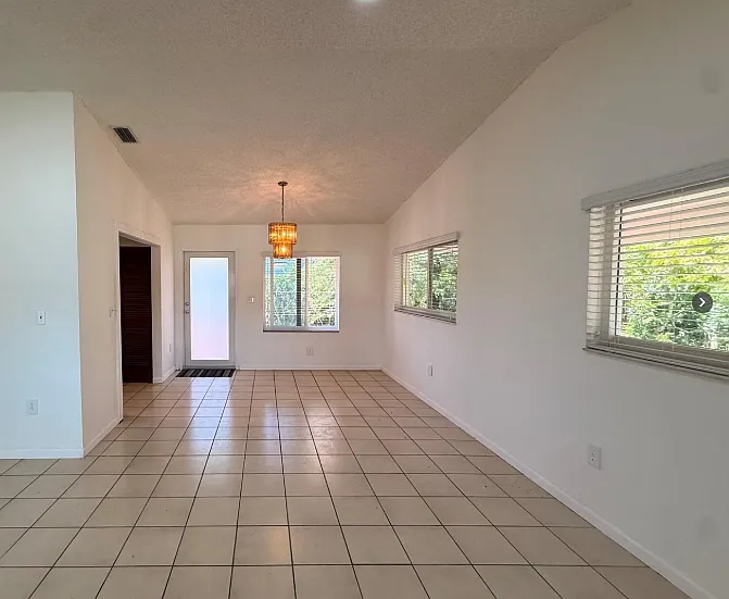 3 bed, 1608 sqft, $2,800 — Photo 2