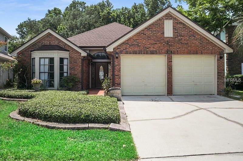1st image of 685 Remington Oak Dr