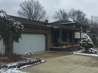 5917 Yorktown Ln, Austintown, OH