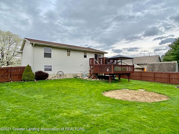 2nd image of 4723 Sunset Dr