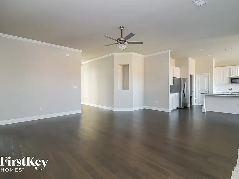 109 Independence Dr — Photo 5