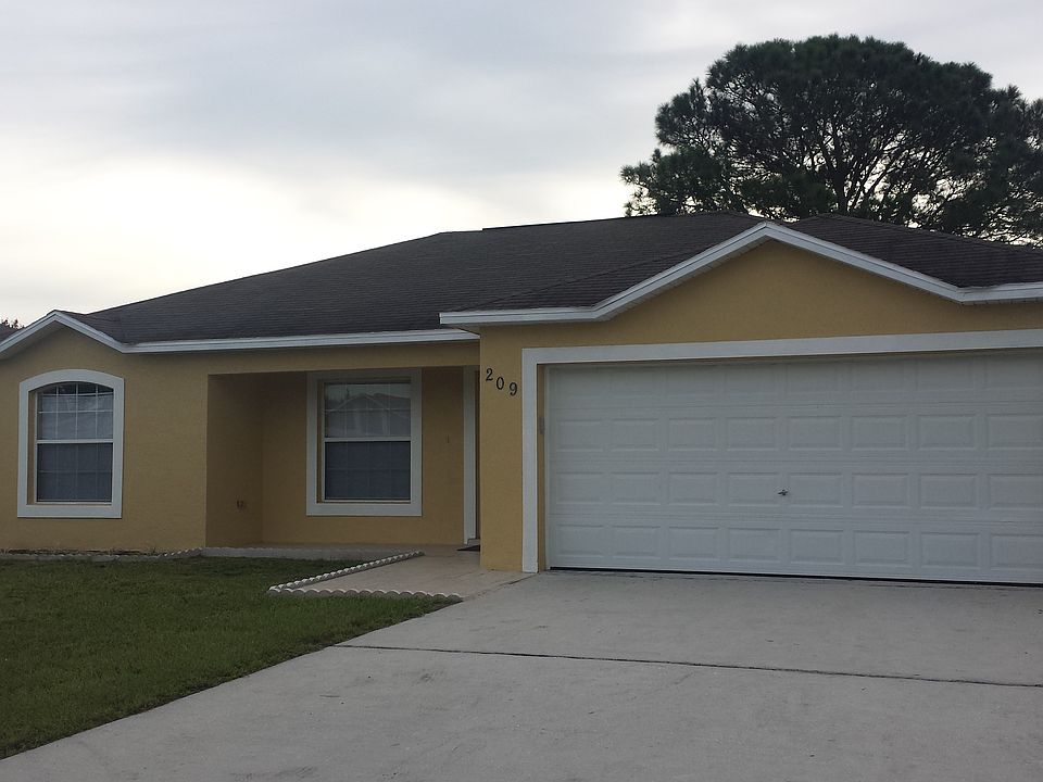 1st image of 209 Cranbrook Dr