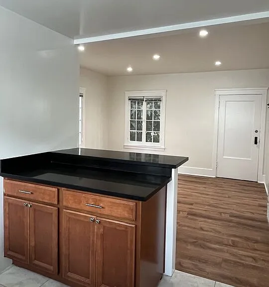 1677 Golden Gate Ave — Photo 10
