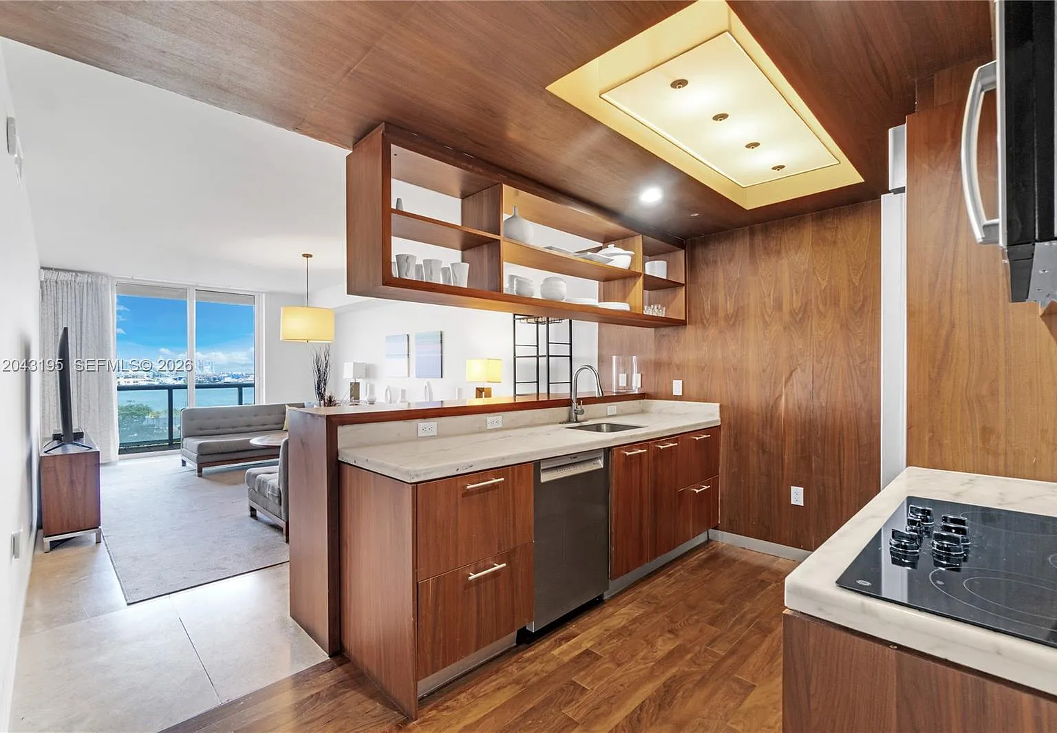 50 Biscayne Condo — Photo 3