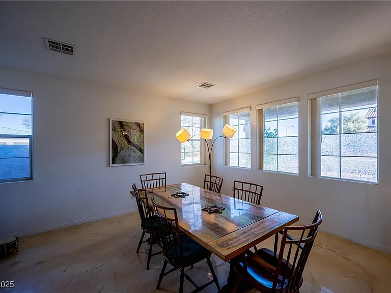359 Hoskins Ct — Photo 32