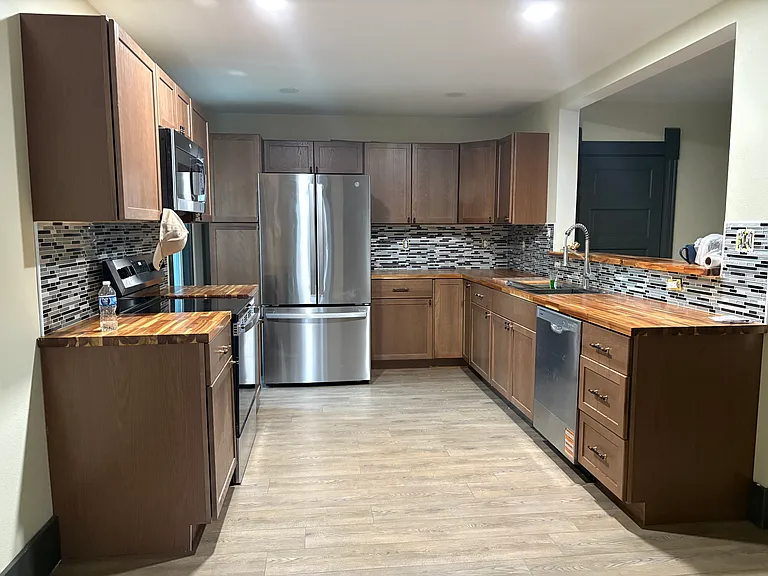 204 N Lind St — Photo 2