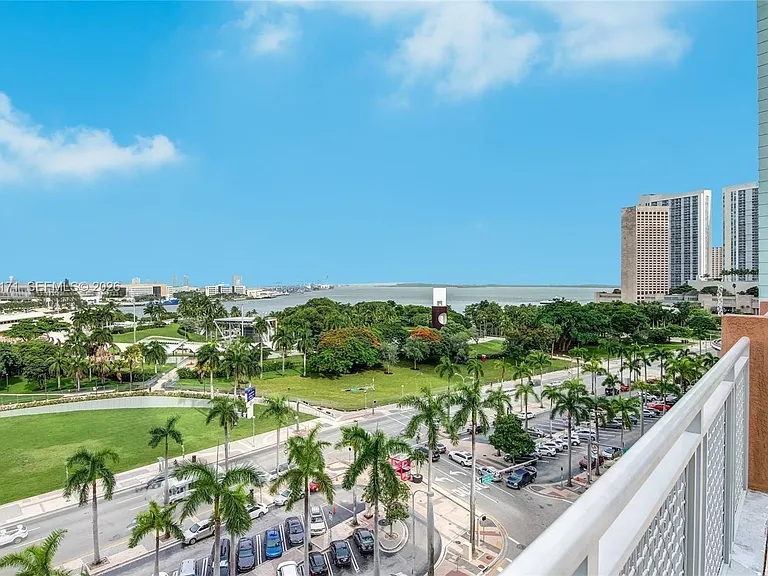 244 Biscayne Blvd #3707 — Photo 40