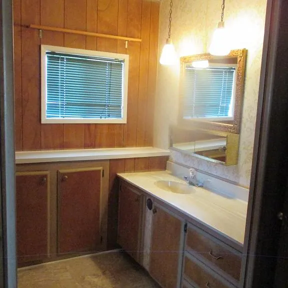 848 S Lyon Ave — Photo 14