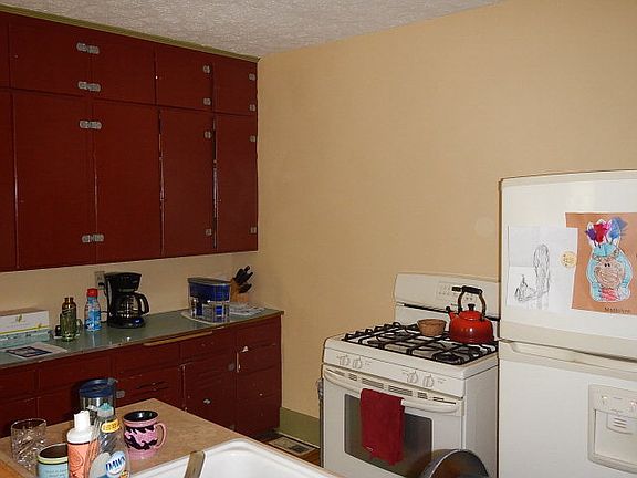 3rd image of 1195 Park Ave E