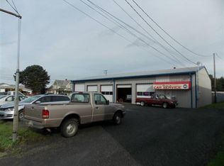 207 6th St, Myrtle Point, OR 97458