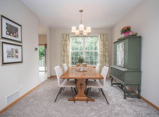 1026 Turnberry Dr, Pewaukee, WI 53072