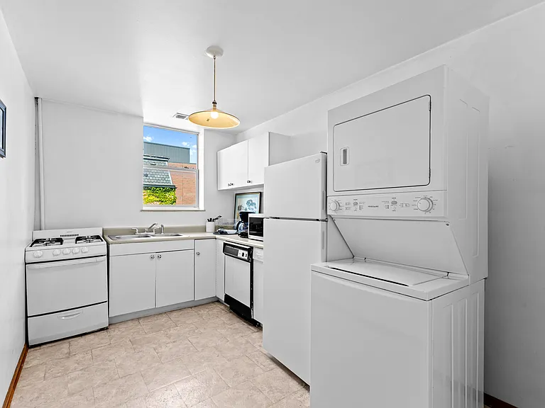 854 N High St #F — Photo 5