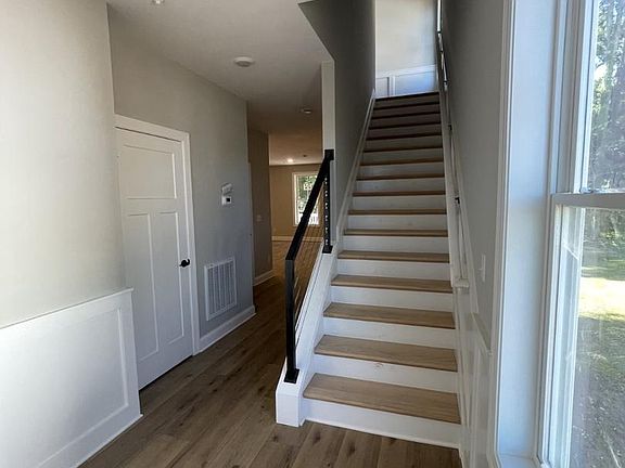 5th image of 510 Talbot Rd