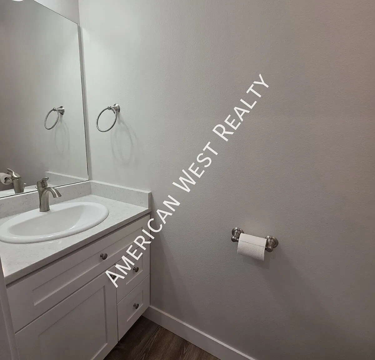 Beautiful newer Townhome 3 bed/2.5 bath/1 car garage — Photo 4
