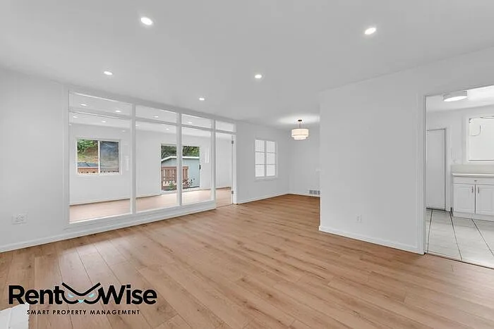 110 Cuesta Dr — Photo 5