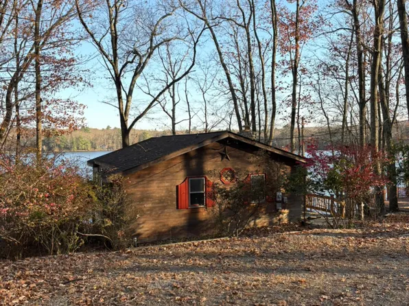 6169 Lakeshore Dr W, East Stroudsburg, PA 18302