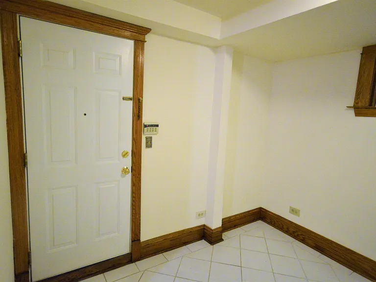 638 W Drummond Pl #G — Photo 18