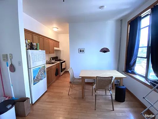 4th image of 4301 4th Ave #123