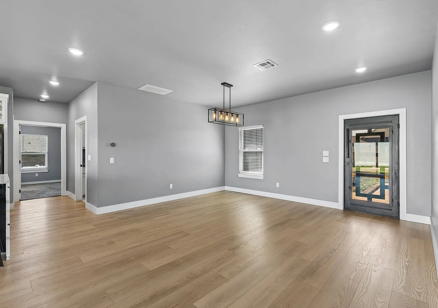 4930 Meadow Dr — Photo 2