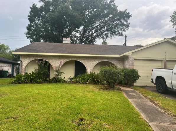 6742 Indian Lake Dr, Missouri City, TX 77489