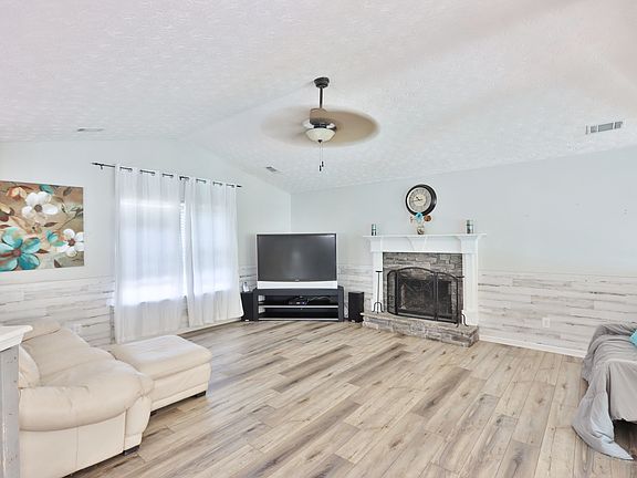 5th image of 6137 Westchester Pl