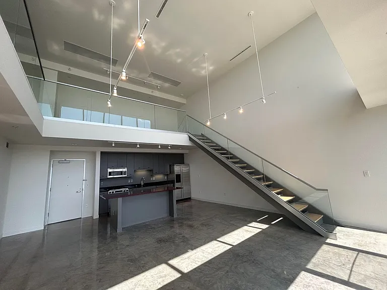 221 E College St #1207 — Photo 10