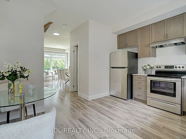 370 Red Maple Rd #D-119 — Photo 17