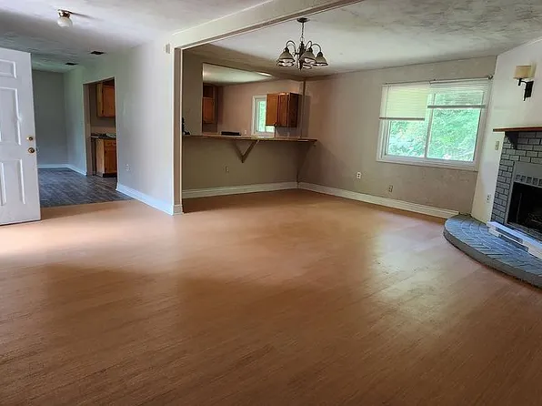1024 Back Forest Ln, Tallahassee, FL 32305