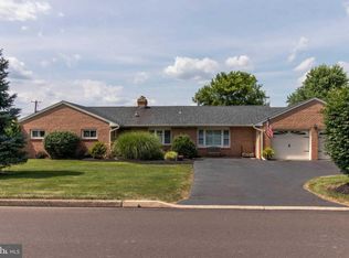 203 Hibiscus Dr, Chalfont, PA 18914