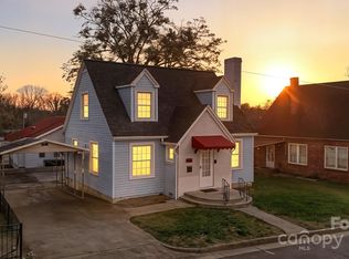 323 4th Street Pl SW, Hickory, NC 28602