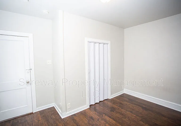 1034B Collings Ave — Photo 28