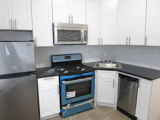 Rented by Bohemia Realty Group | media 23