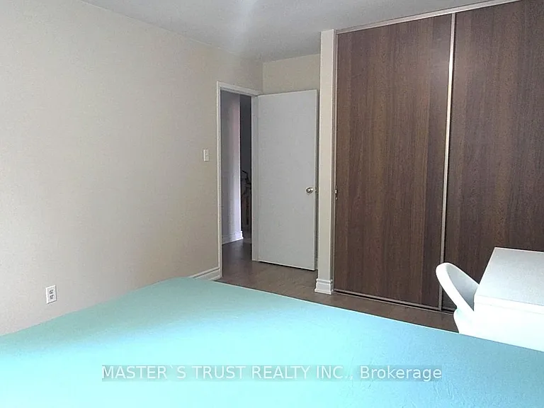 95 Orsett St #1 — Photo 4