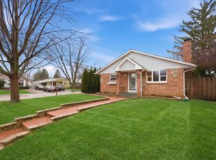 522 Lilac Ct, Round Lake Beach, IL