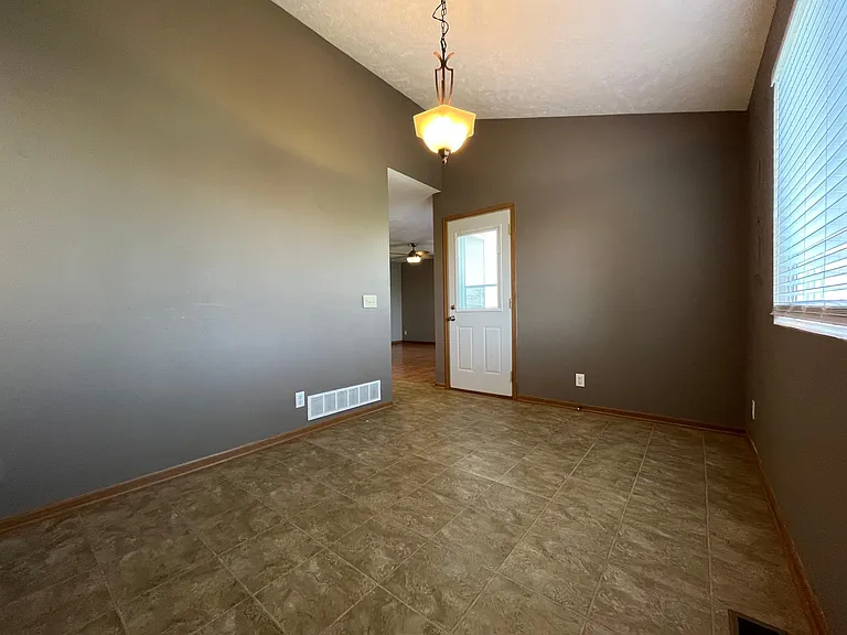 7519 N 285th Avenue Cir — Photo 7