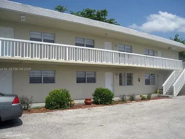 110 SE 7th St APT 6, Hallandale, FL 33009