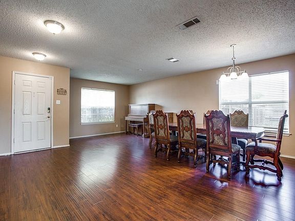 4th image of 1413 Linda Ln