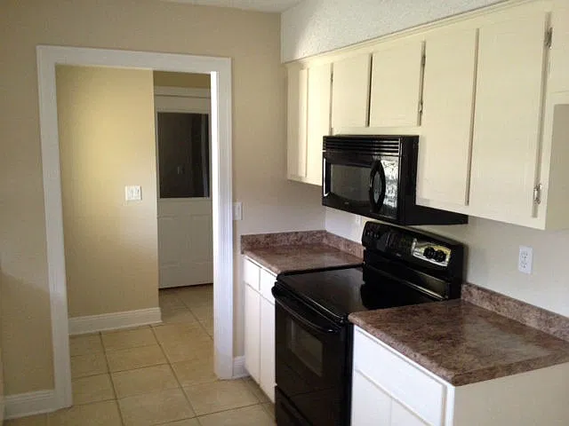 3 bed, 1450 sqft, $2,195 — Photo 4