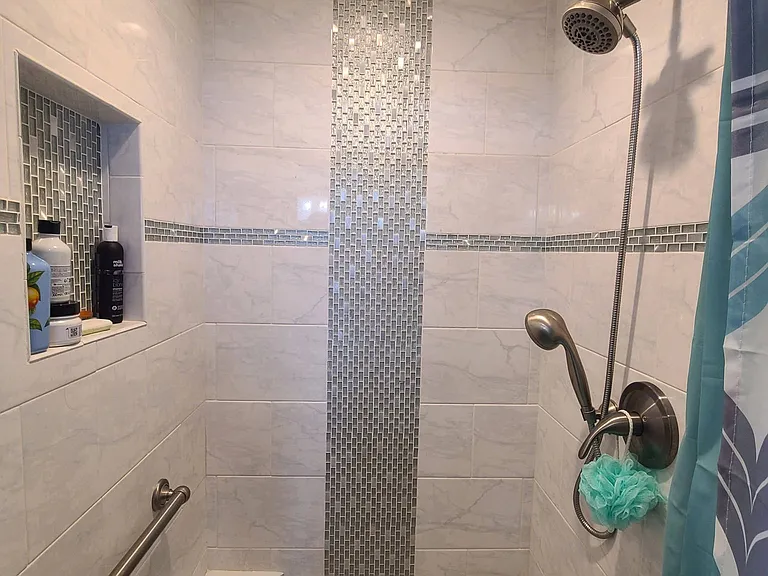 250 Guinevere Dr — Photo 9