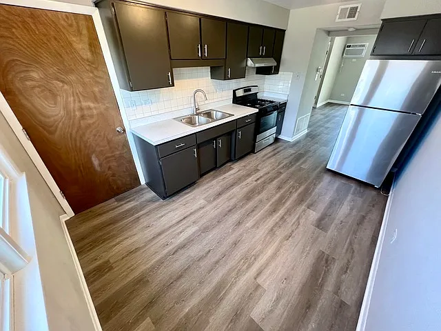 5849 S Francisco Ave #2A — Photo 3