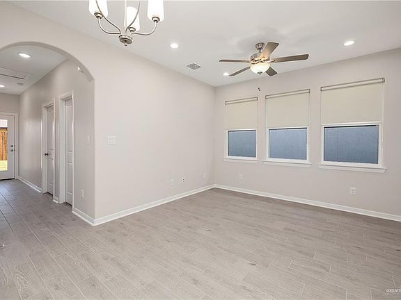 4th image of 1308 Zurich Ave
