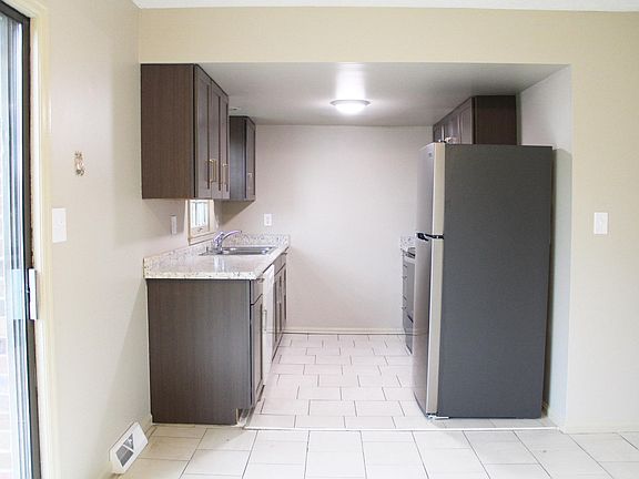 2nd image of 413 Whispering Hills Dr