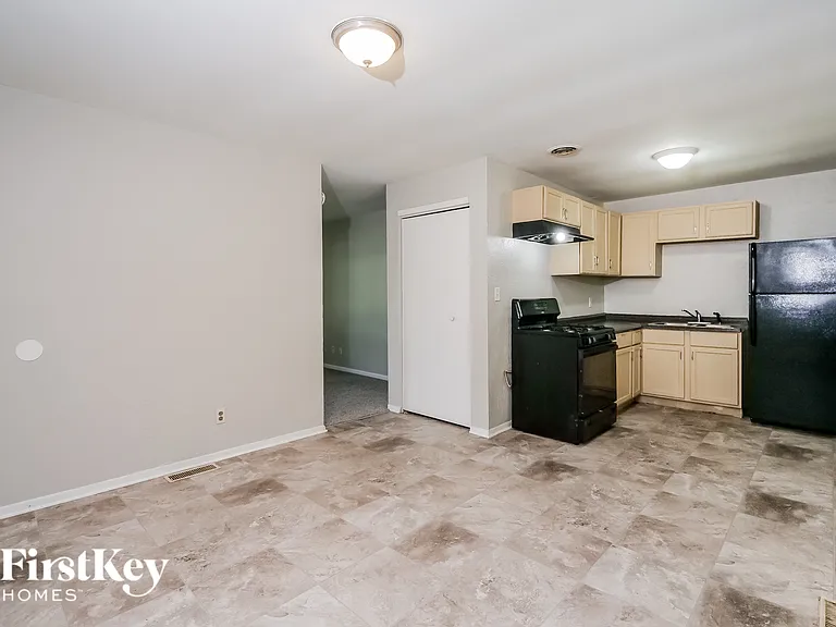 4315 Standish Dr — Photo 6