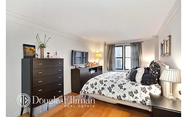 Rented by Douglas Elliman | media 6
